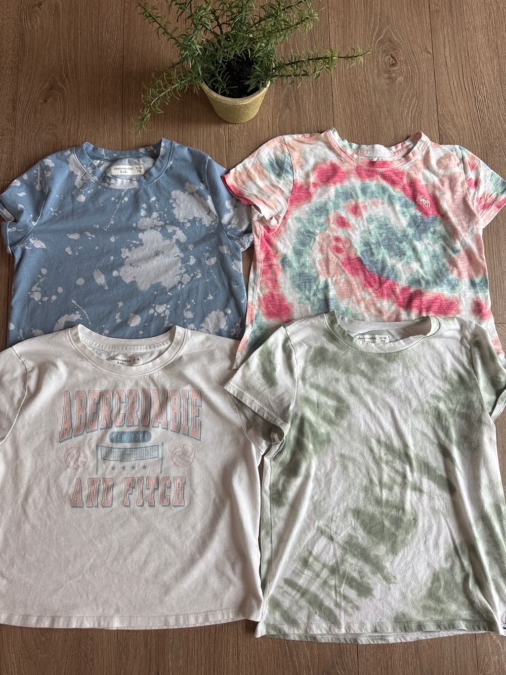 ((4 PIECE)) ABERCROMBIE GIRLS TEE BUNDLE SIZE 13/14